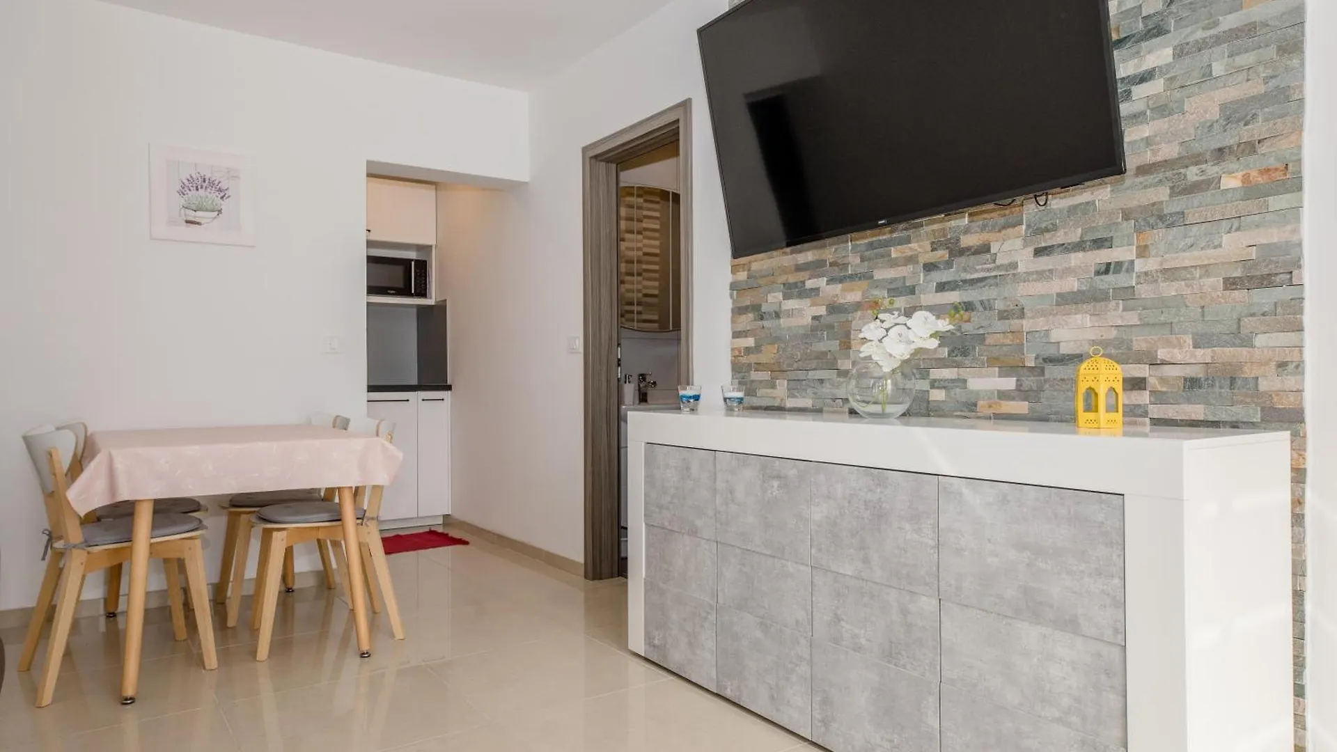 Apartments Gael 0*, Lopar Croatia